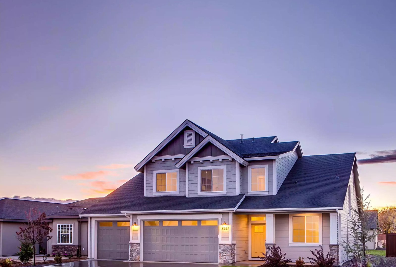 A completed ThermaSteel home at dusk